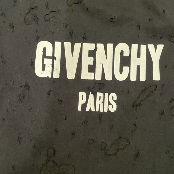 Givenchy destroyed logo t-shirt - Picture 2 of 4